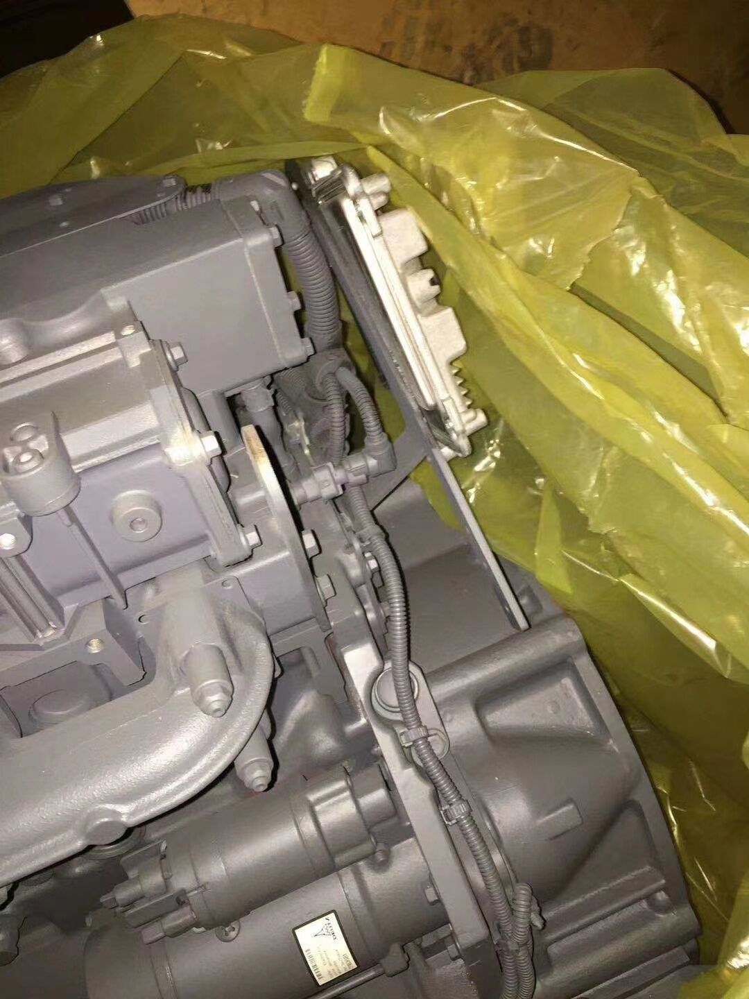 Двигатель DEUTZ TCD2013L04