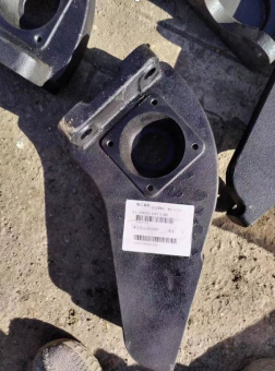 Кронштейн энергоаккумулятора правый LGMG MT86